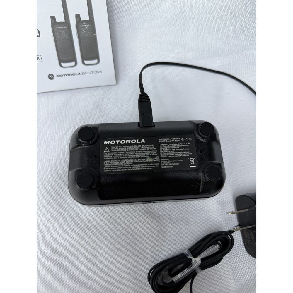 Motorola Talkabout T472 22-Channels 2-Way Radio Set With The Charging Base - Picture 8 of 9